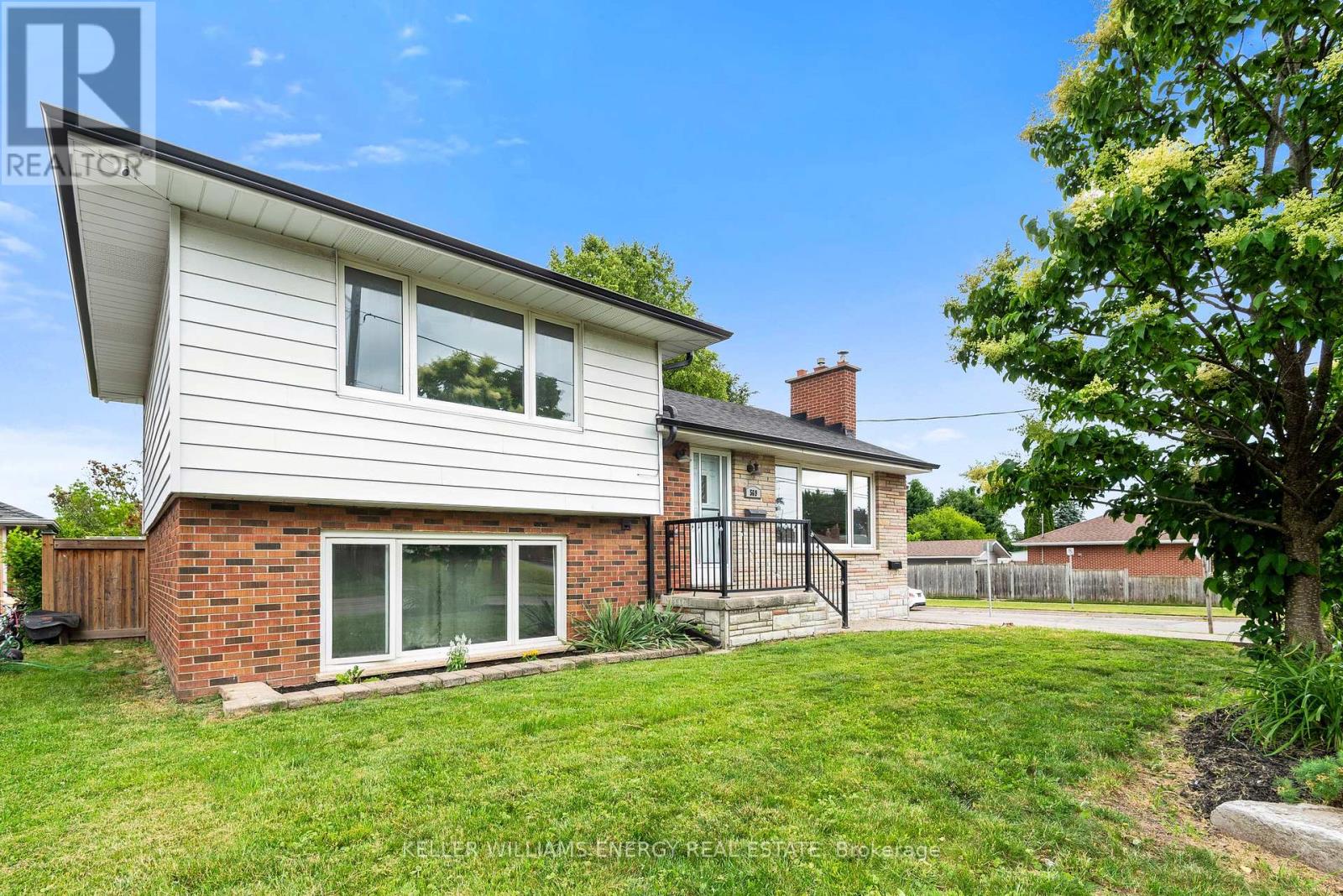 569 Gibbons St, Oshawa, ON L1J 4Z7