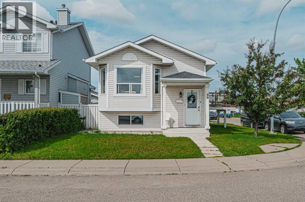 96 Appleside Close SE, Calgary, AB T2A 7T9