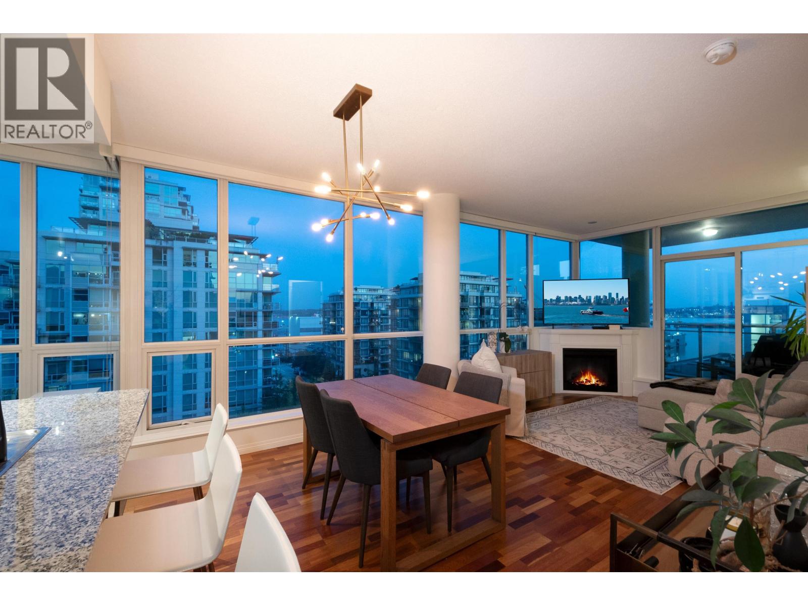 138 E Esplanade Unit 902, North Vancouver, BC V7L 4X9