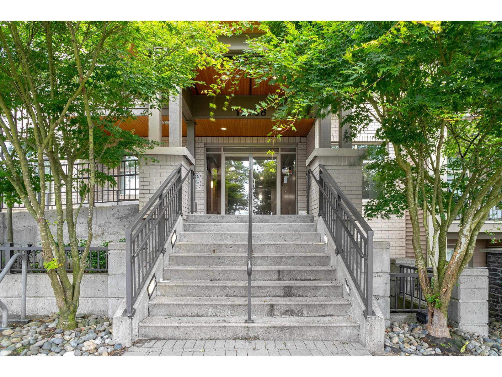 13468 King George Boulevard Unit 119, Surrey, BC V3T 0H5