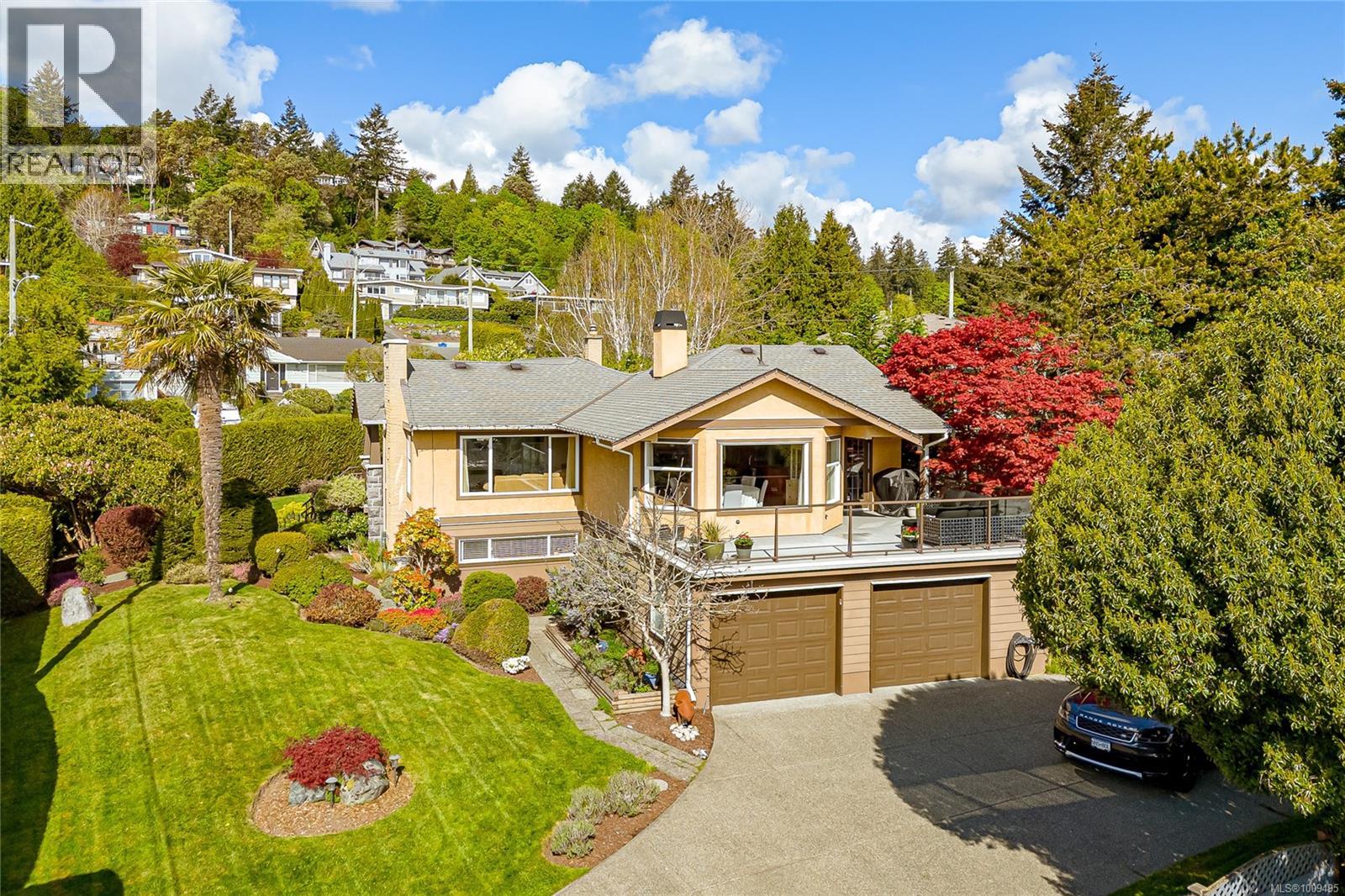 986 Gloria Pl, Saanich, BC V8Y 1L3