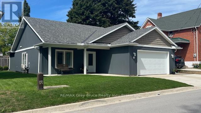 206 4th Ave SW, Arran-Elderslie, ON N0G 1L0