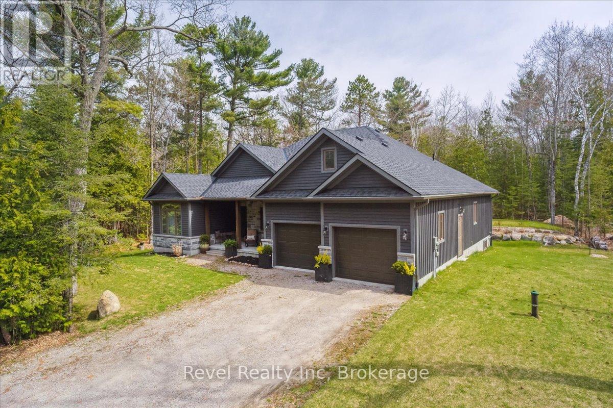 59 Trout Ln, Tiny, ON L9M 0J1