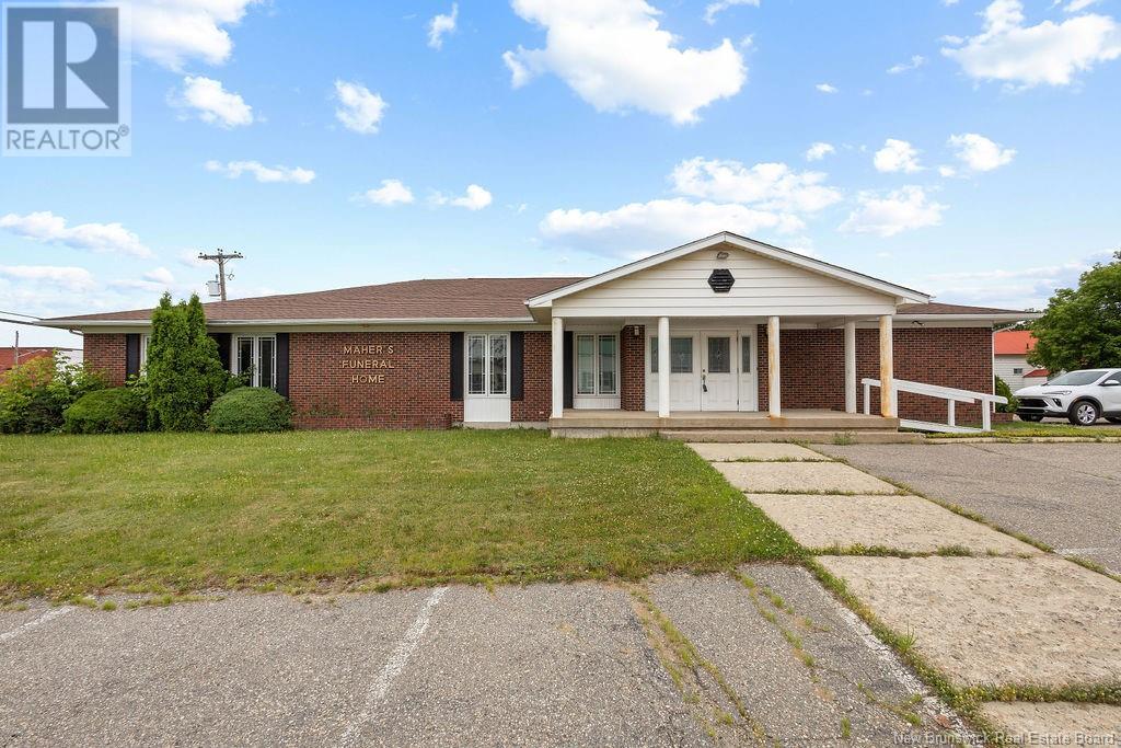 35 University Ave, Miramichi, NB E1N 3A8