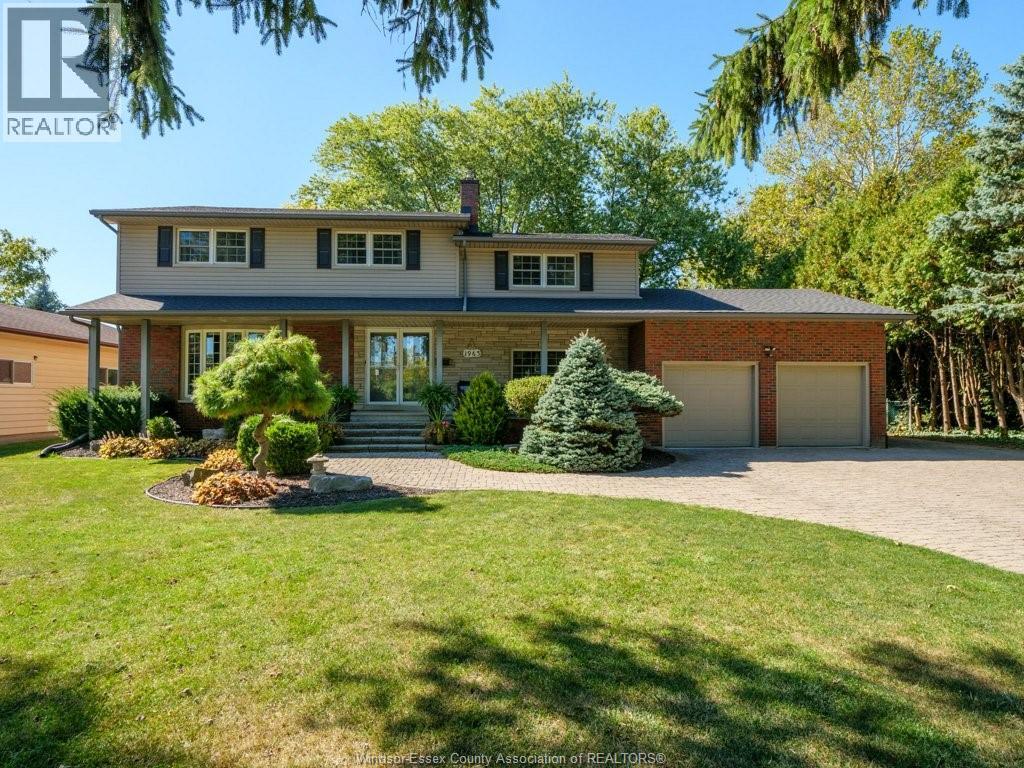 1963 St Anne St, Tecumseh, ON N8N 1V5