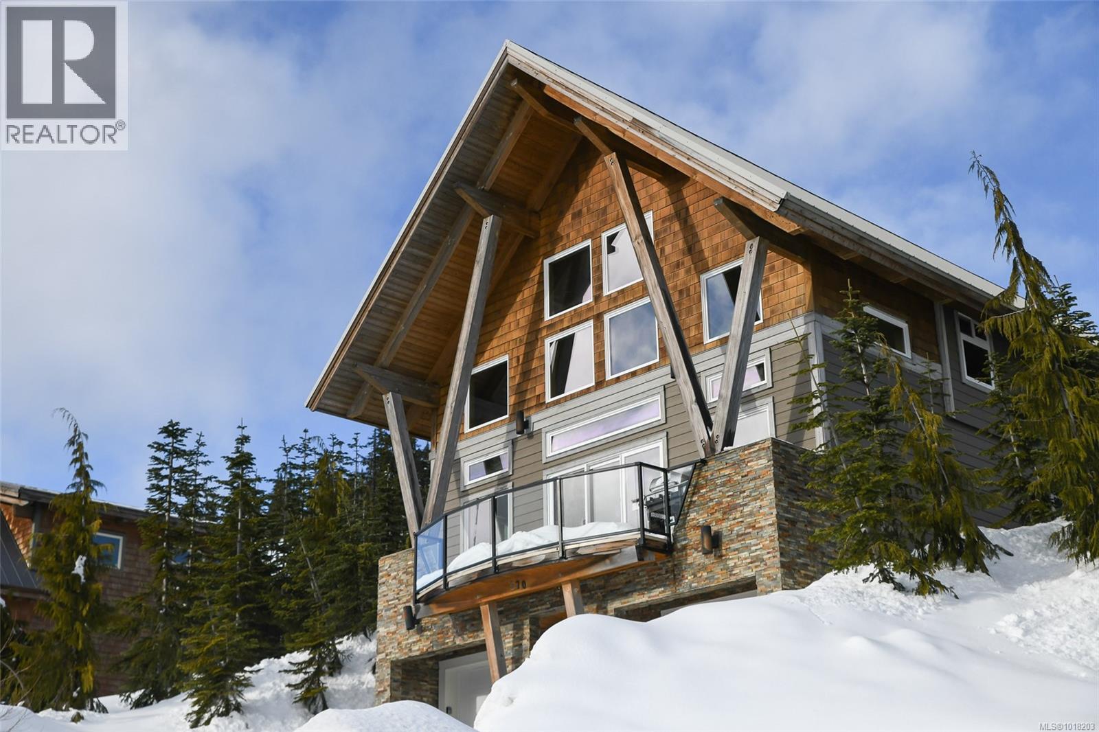 570 Arrowsmith Rdg, Courtenay, BC V9J 1L0