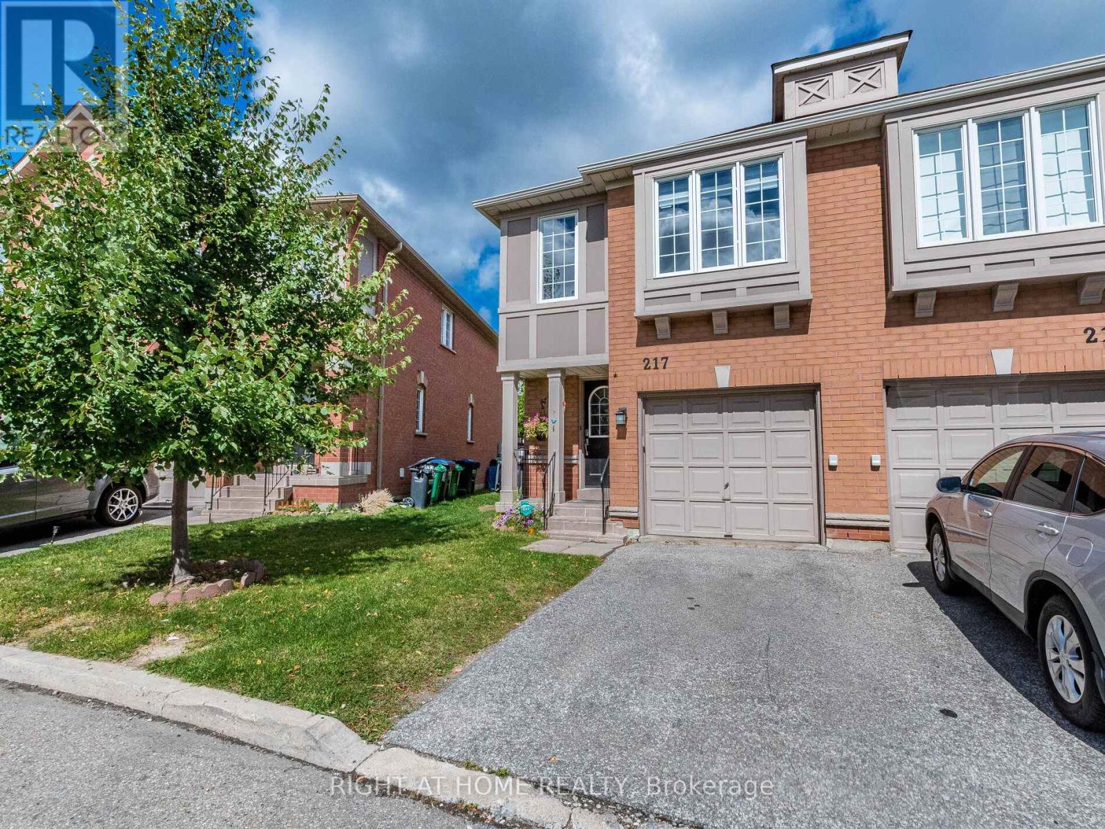 217 5030 Heatherleigh Ave, Mississauga, ON L5V 2G7