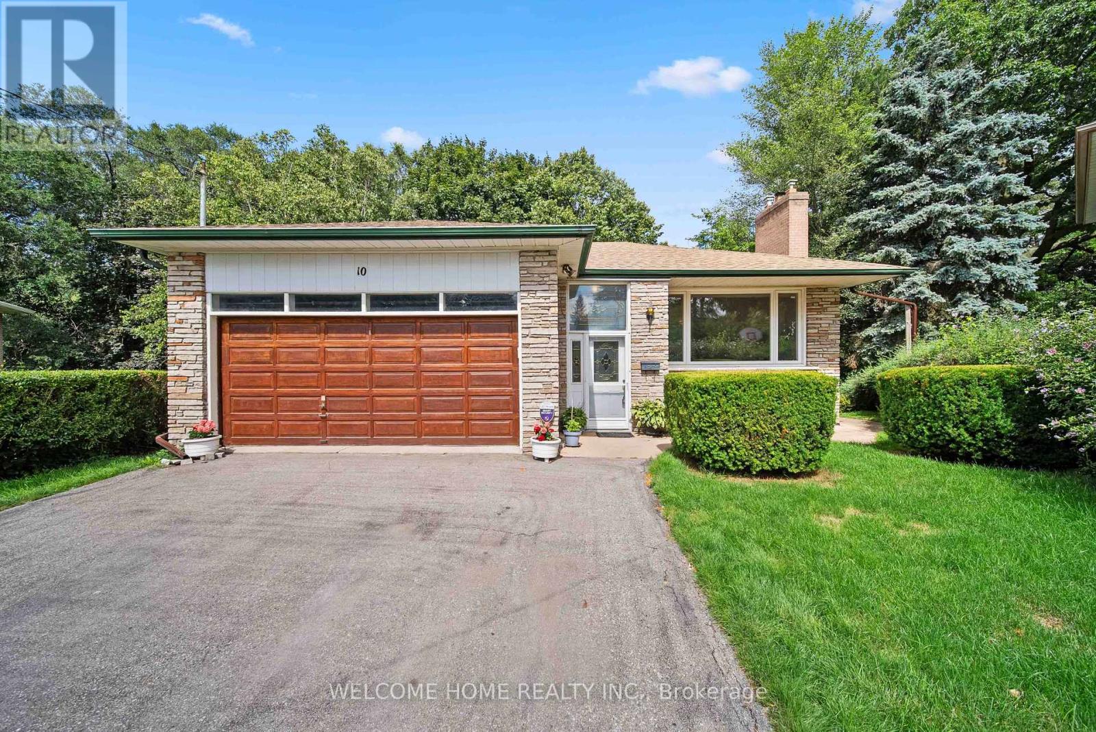10 Pengelly Ct, Toronto Clairlea-birchmount, ON M1L 4L9
