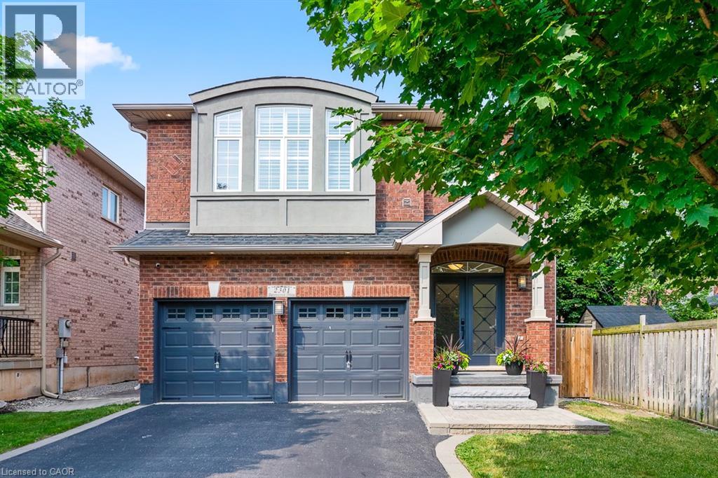 2301 Baronwood Dr, Oakville, ON L6M 4Z6