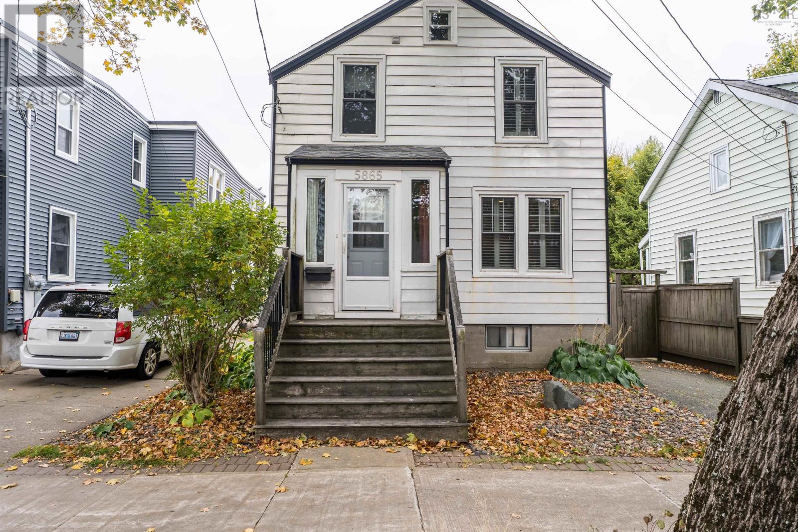 5865 Kane St, Halifax, NS B3K 2B6