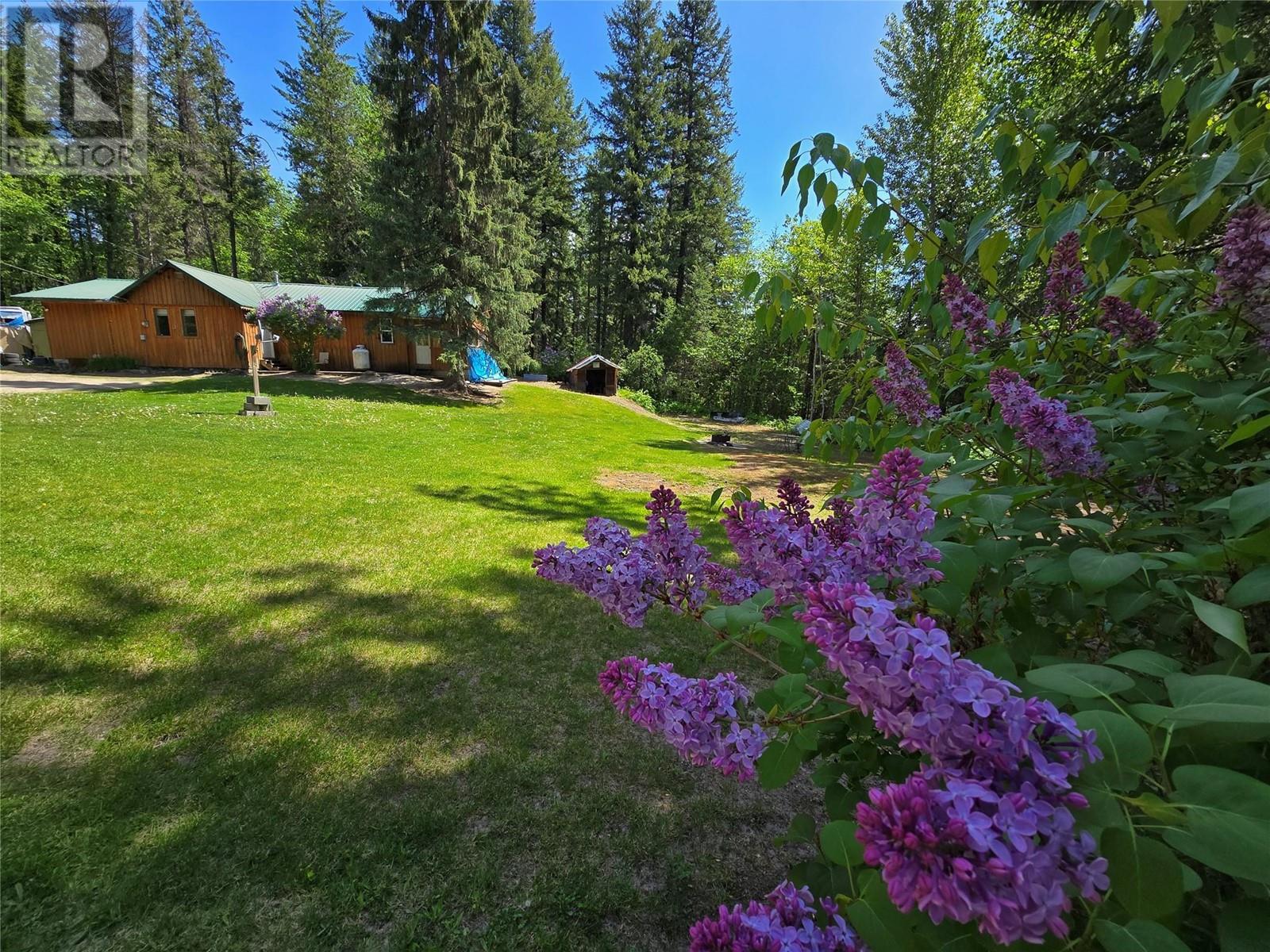 404 Haywood Rd, Clearwater, BC V0E 1N1