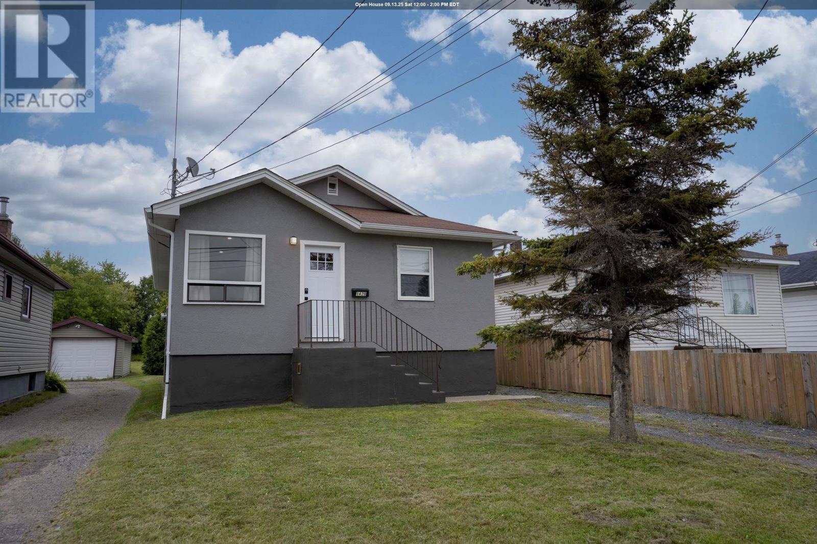 1429 Balmoral St, Thunder Bay, ON P7B 4T6