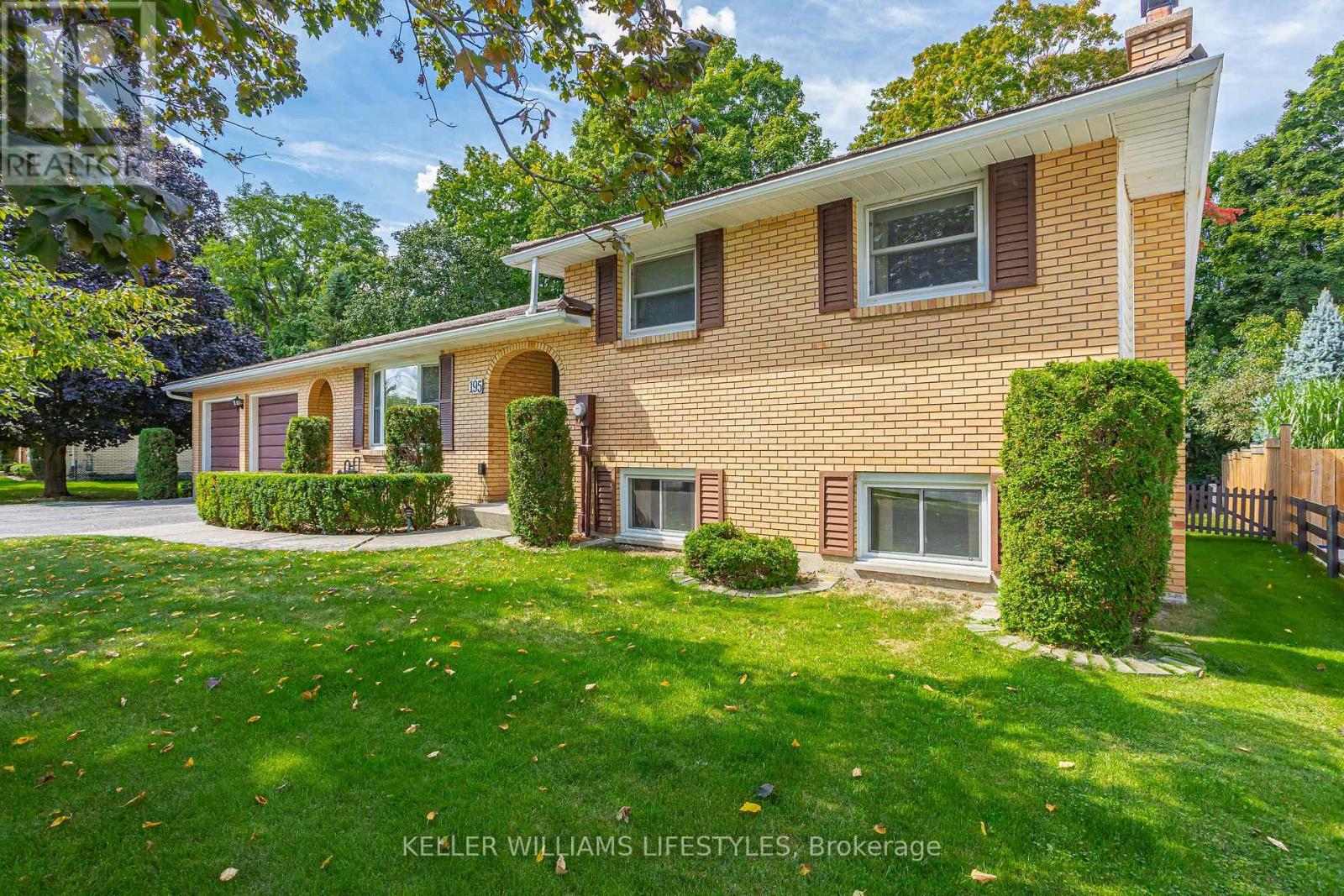 195 Queen St, North Middlesex, ON N0M 1A0