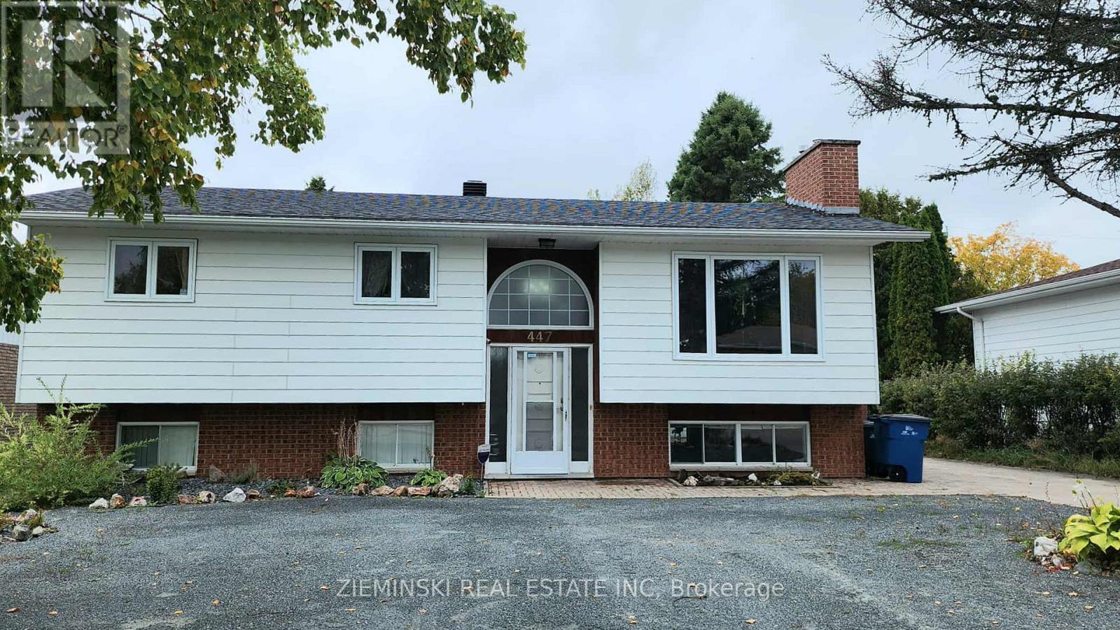 447 Eleventh Ave, Cochrane, ON P0L 1C0