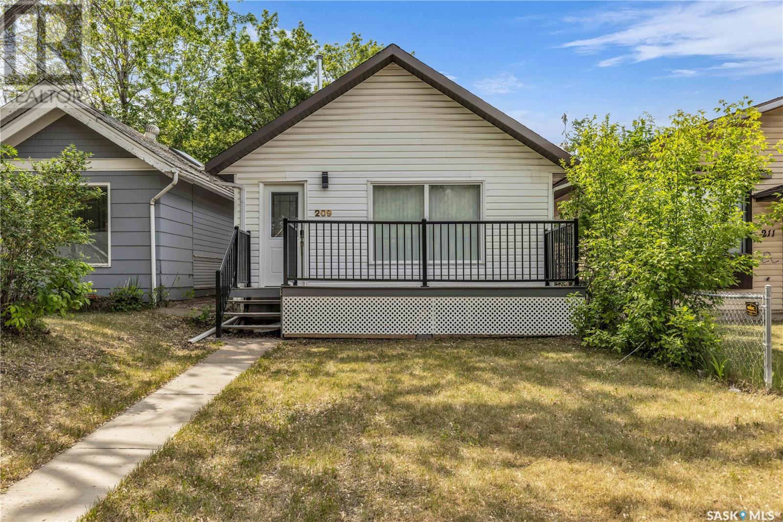 209 L Ave N, Saskatoon, SK S7L 2P3