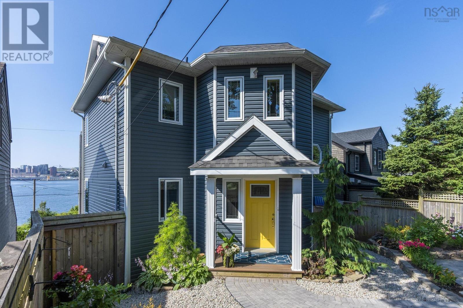 60 Shore Rd, Dartmouth, NS B3A 1A3