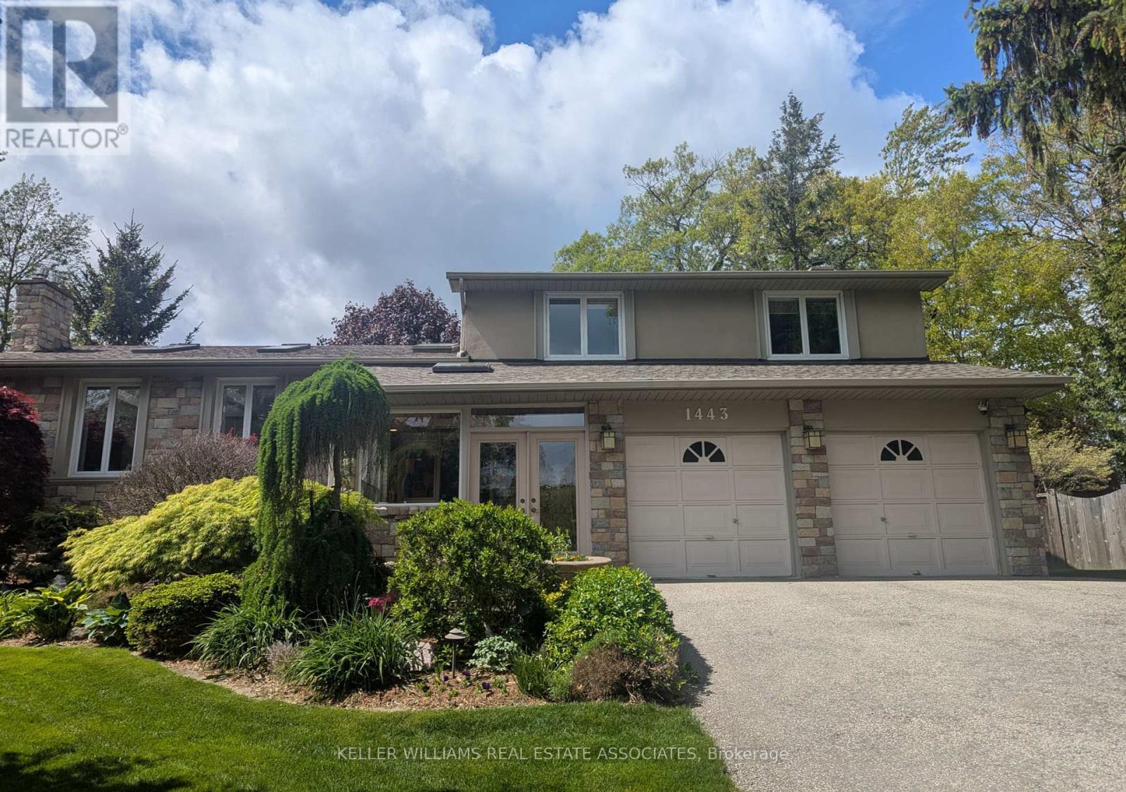 1443 Birchwood Dr, Mississauga, ON L5J 1T3