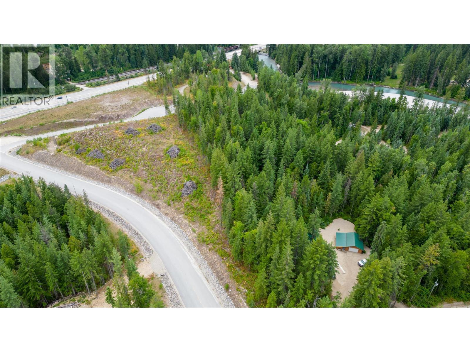 5465 Bowolin Rd, Columbia-Shuswap E, BC V0E 2J0