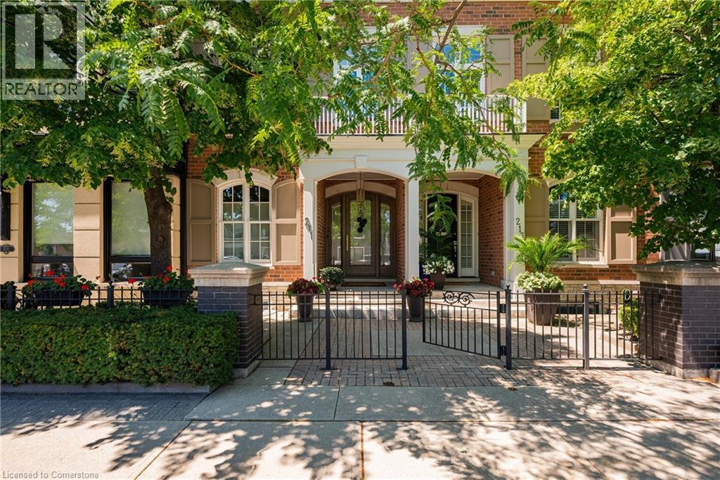 211 Church St, Oakville, ON L6J 1N4