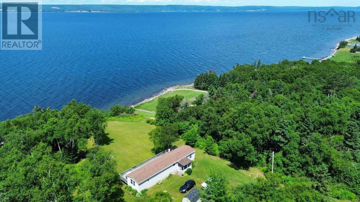 8934 E Bay Hwy, Middle Cape, NS B1J 2A4