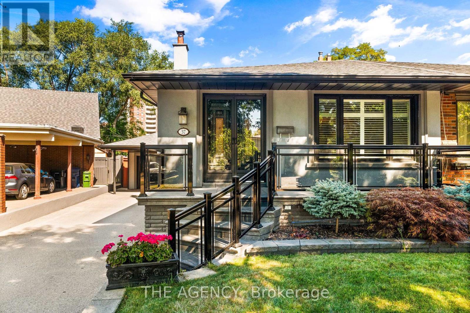 37 Lemonwood Dr, Toronto, ON M9A 4L3