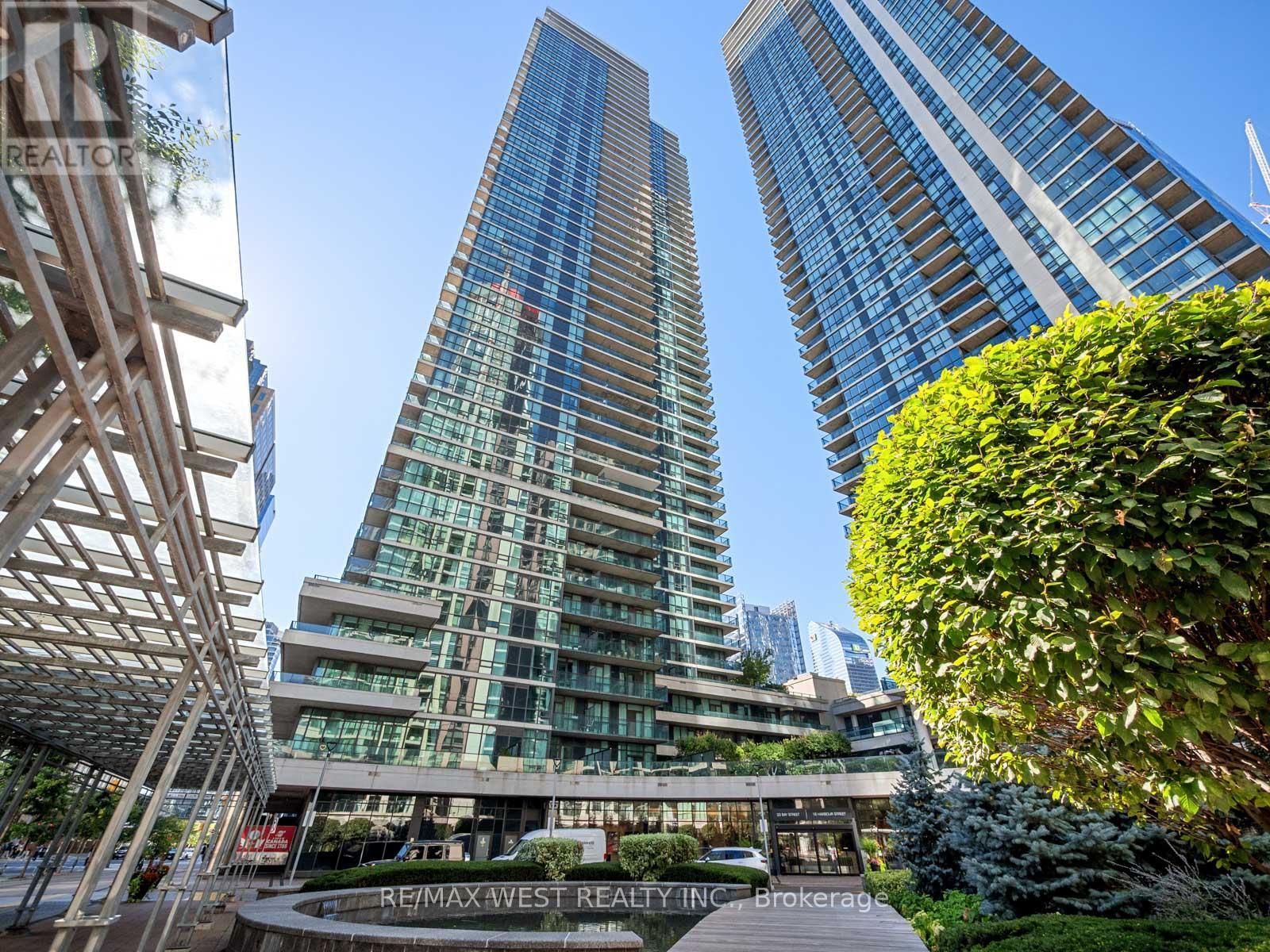 3104 33 Bay St, Toronto, ON M5J 0A3