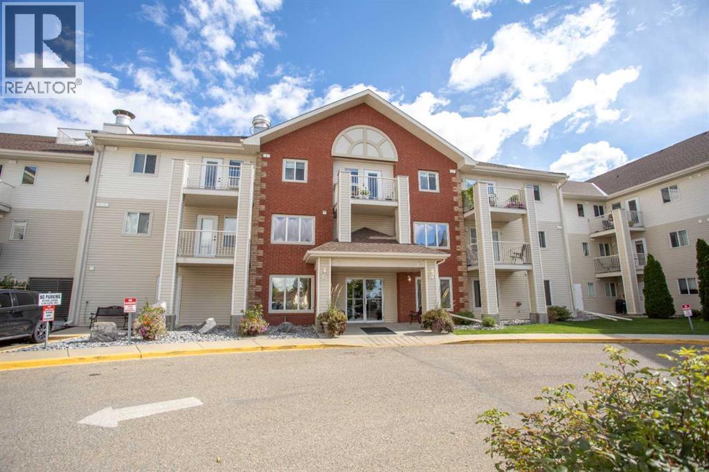 56 Carroll Crescent Unit 322, Red Deer, AB T4P 3Y3