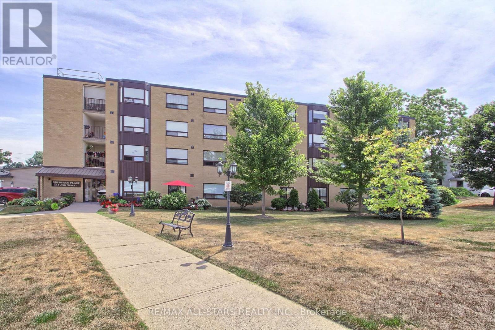 103 41 Ash St, Uxbridge, ON L9P 1E2