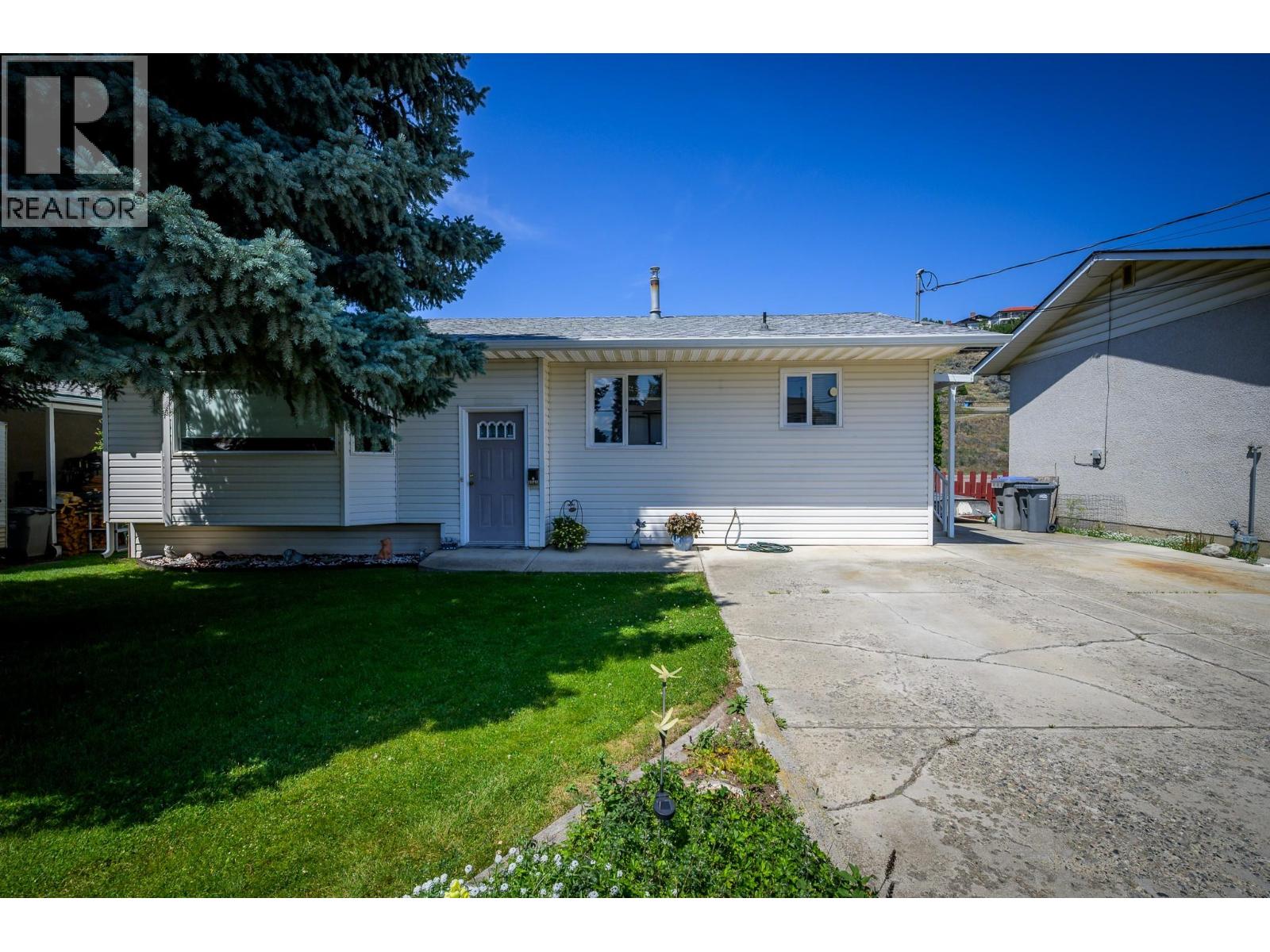 1743 Sheridan Dr, Kamloops, BC V2B 6B1