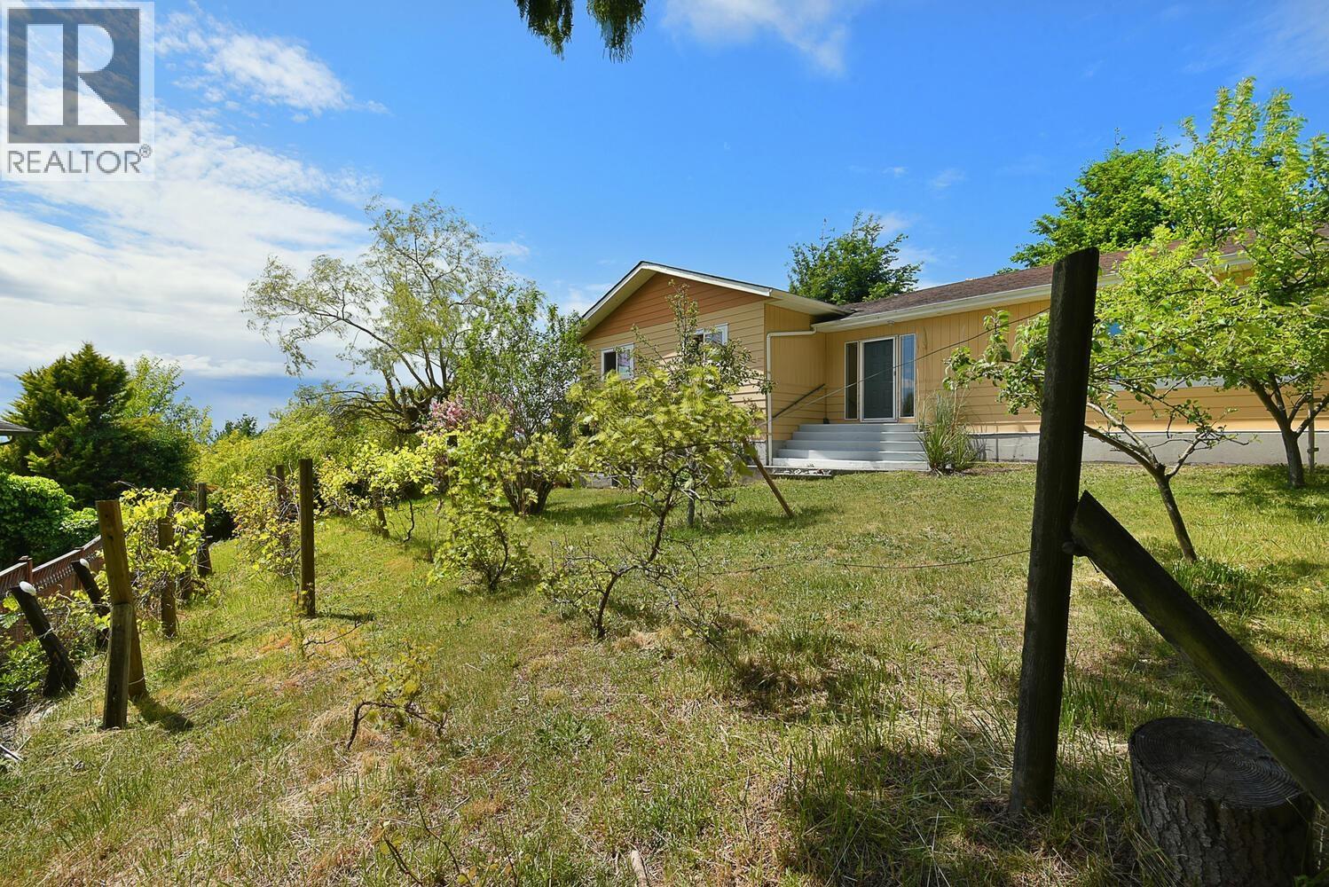 6335 Norwest Bay Rd, Sechelt, BC V7Z 0M5