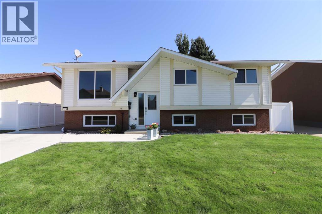 976 Ross Glen Dr SE, Medicine Hat, AB T1B 2Y9