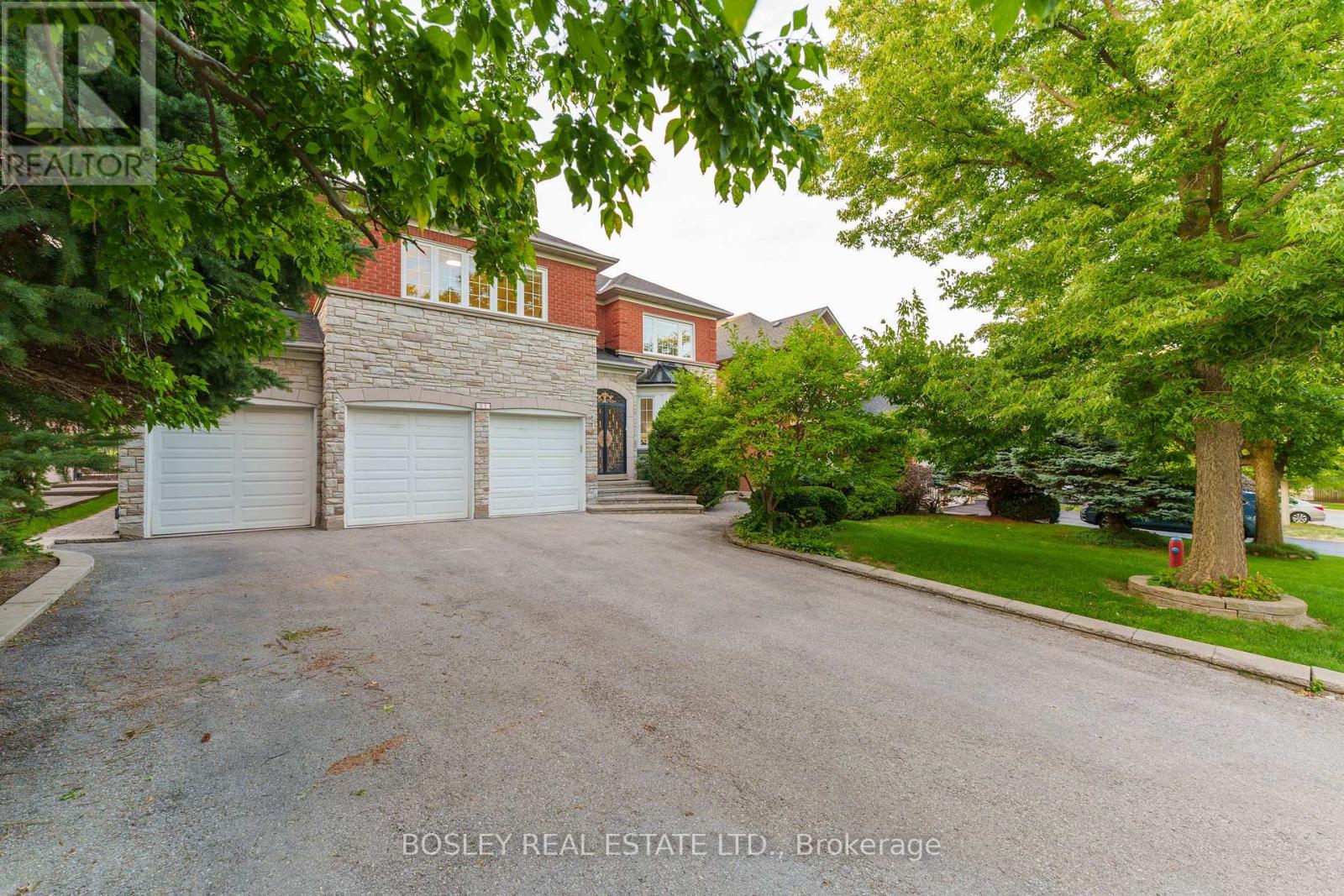 82 Woodstone Ave, Richmond Hill Devonsleigh, ON L4S 1G8