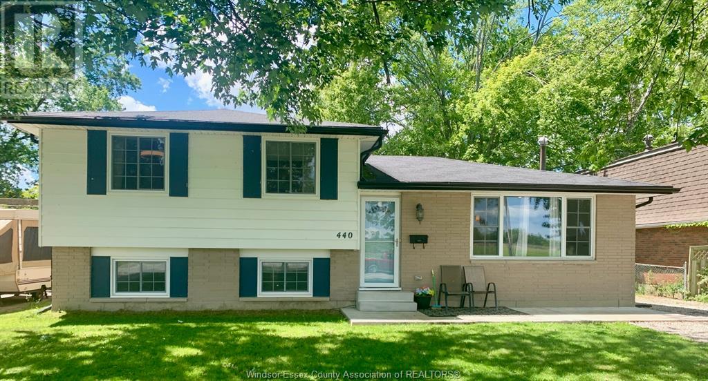 440 Fryer St, Amherstburg, ON N9V 2M1