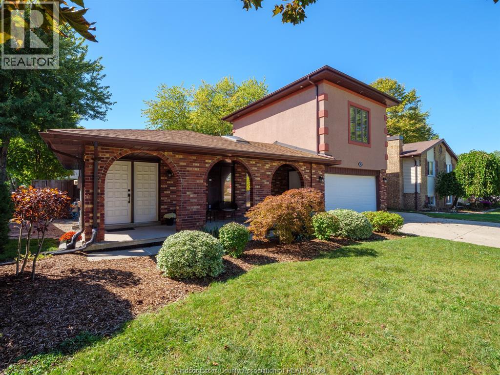 13 William St, Kingsville, ON N0R 1B0