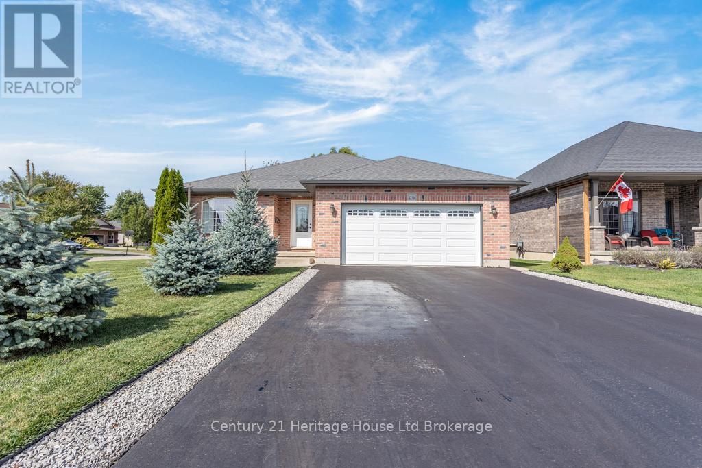 69 William St, Tillsonburg, ON N4G 5R8