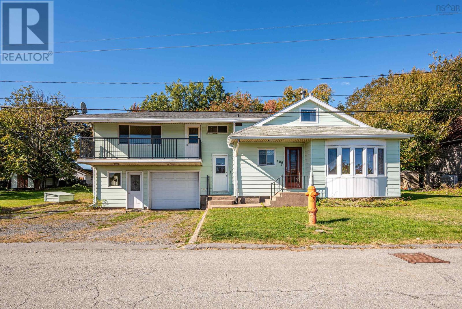 125 School Ave, Halifax, NS B3N 2E1
