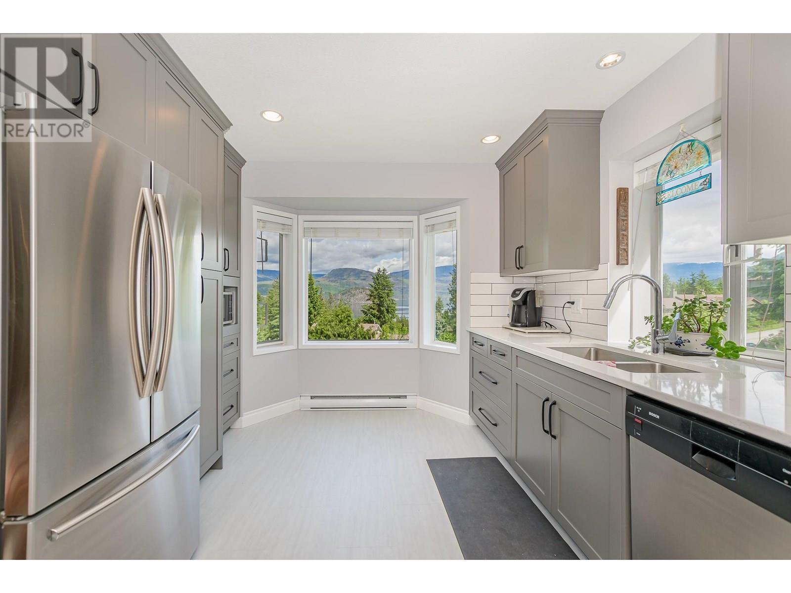 2332 Mnt Tuam Cres, Sorrento, BC V0E 2W2
