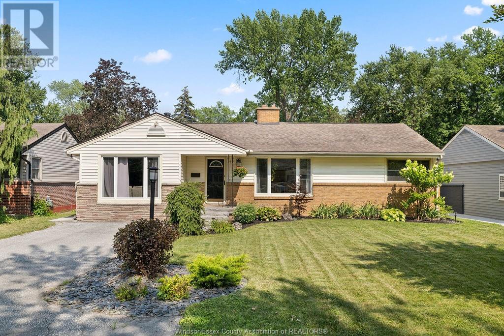 258 Arlington, Tecumseh, ON N8N 2J7