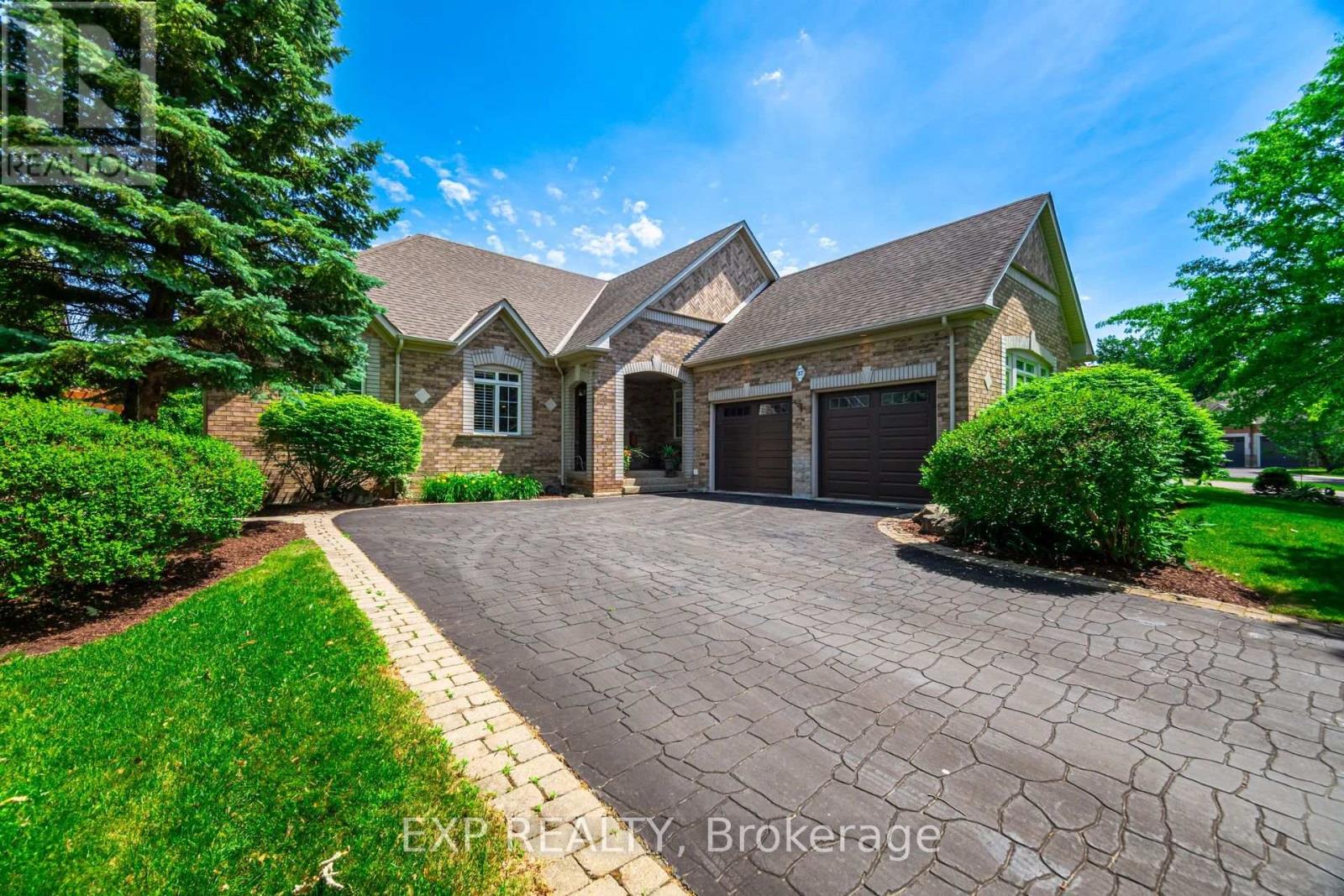 37 Links Ln, Brampton Credit Valley, ON L6Y 5H2