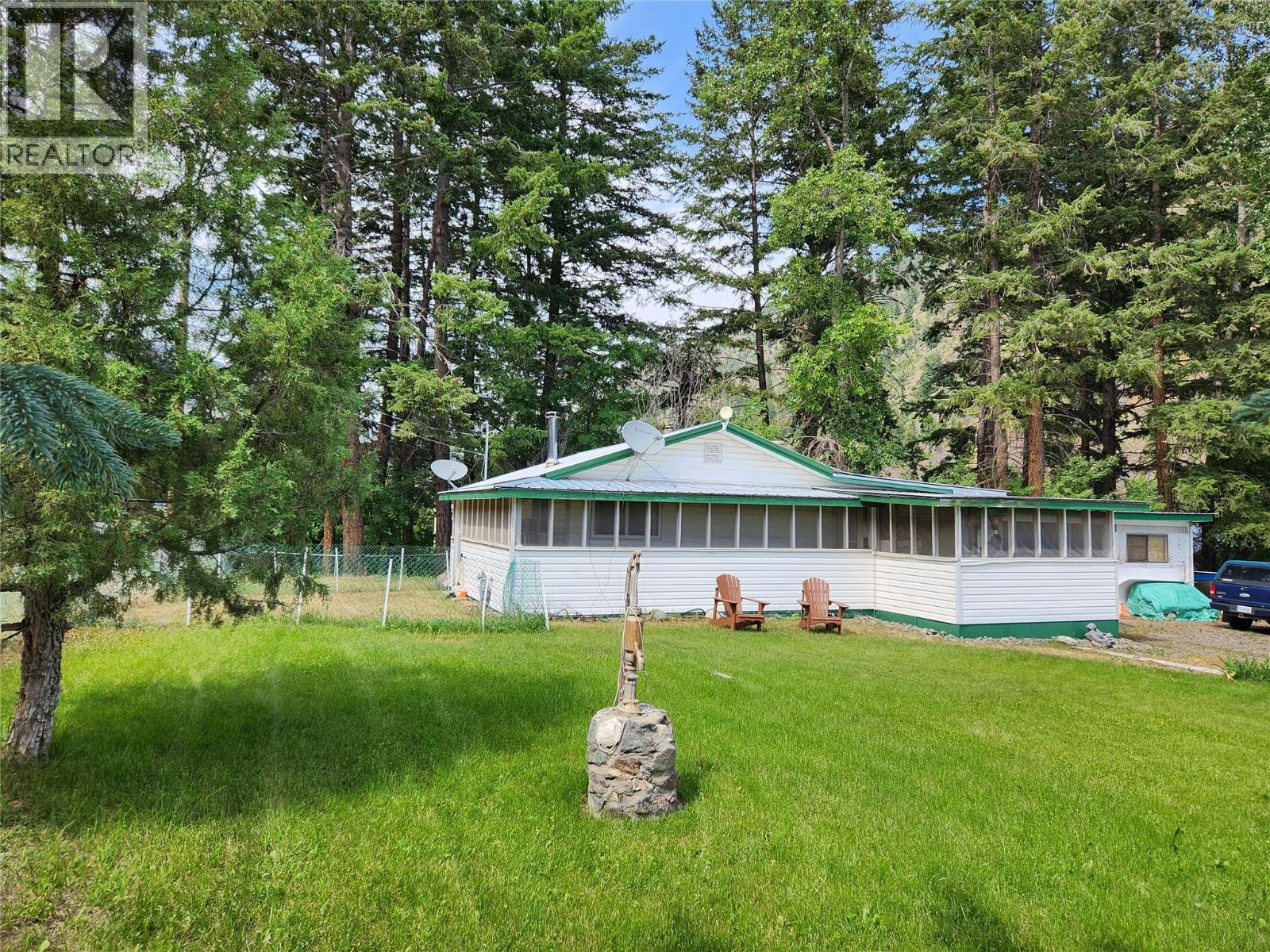 1483 Main St, Keremeos, BC V0X 1N6