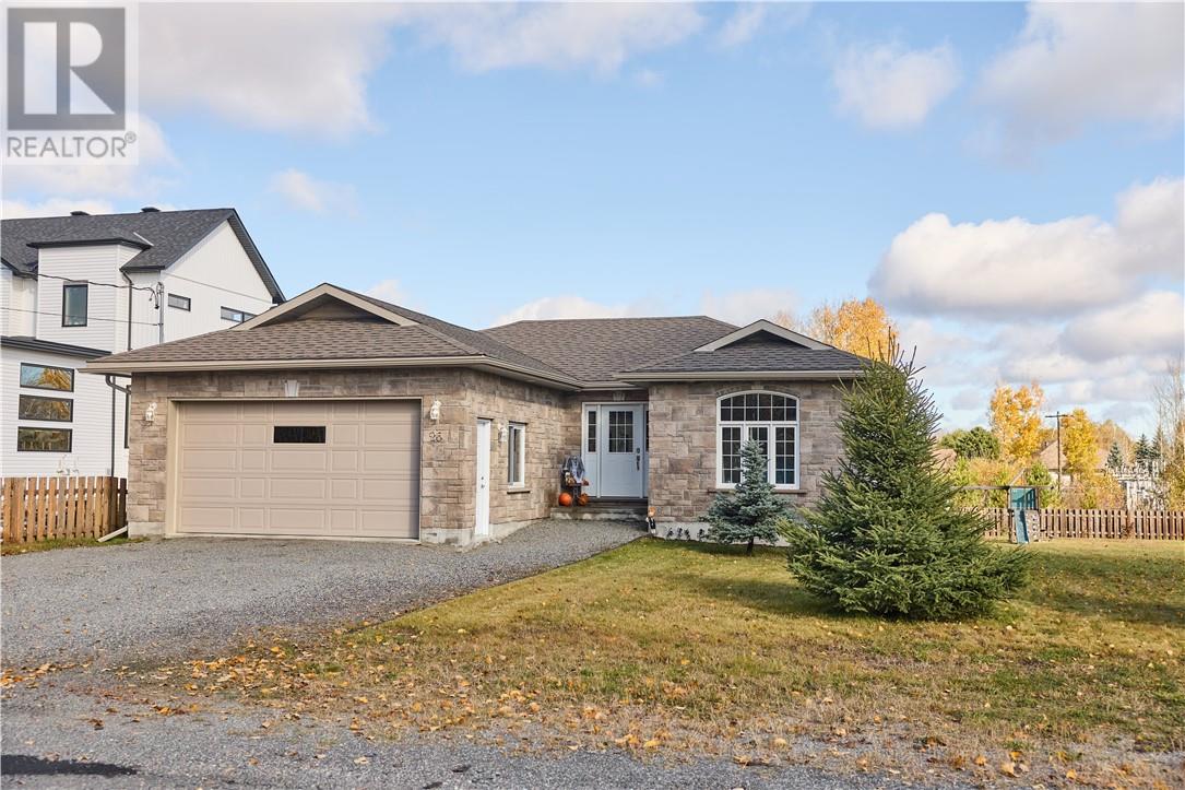 26 Sunny St, Garson, ON P3L 1N3