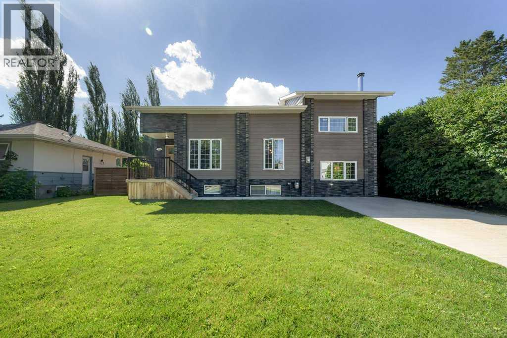 52 Street Unit 5238, Lacombe, AB T4L 1B8