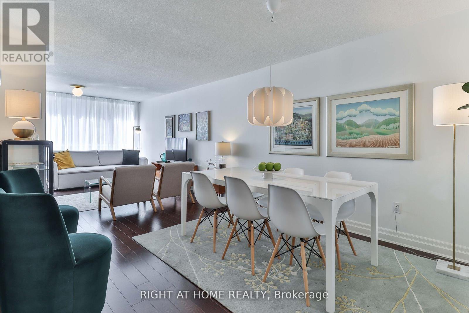 402 225 Davenport Rd, Toronto, ON M5R 1J3