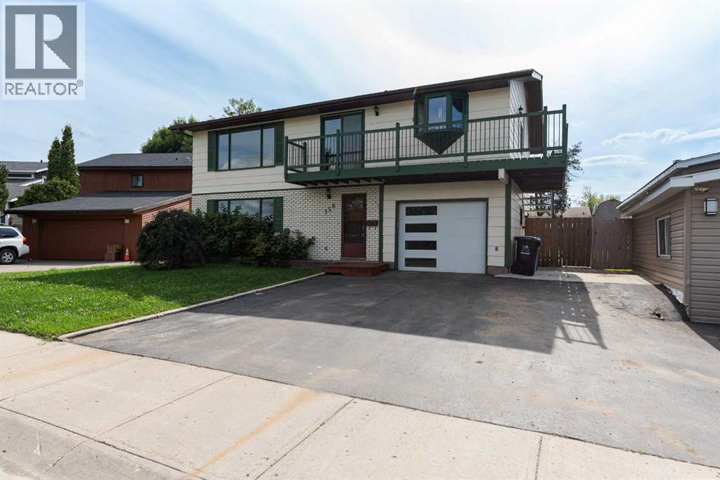 156 Cowley Bay, Fort Mcmurray, AB T9K 1G5