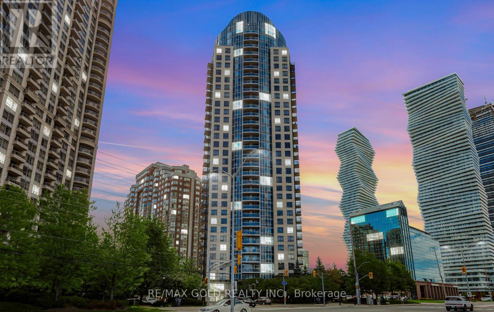 804 330 Burnhamthorpe Rd, Mississauga, ON L5B 0E1