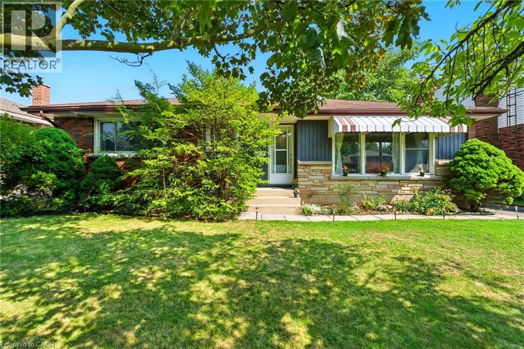3664 Arlington Ave, Niagara Falls, ON L2J 2X2