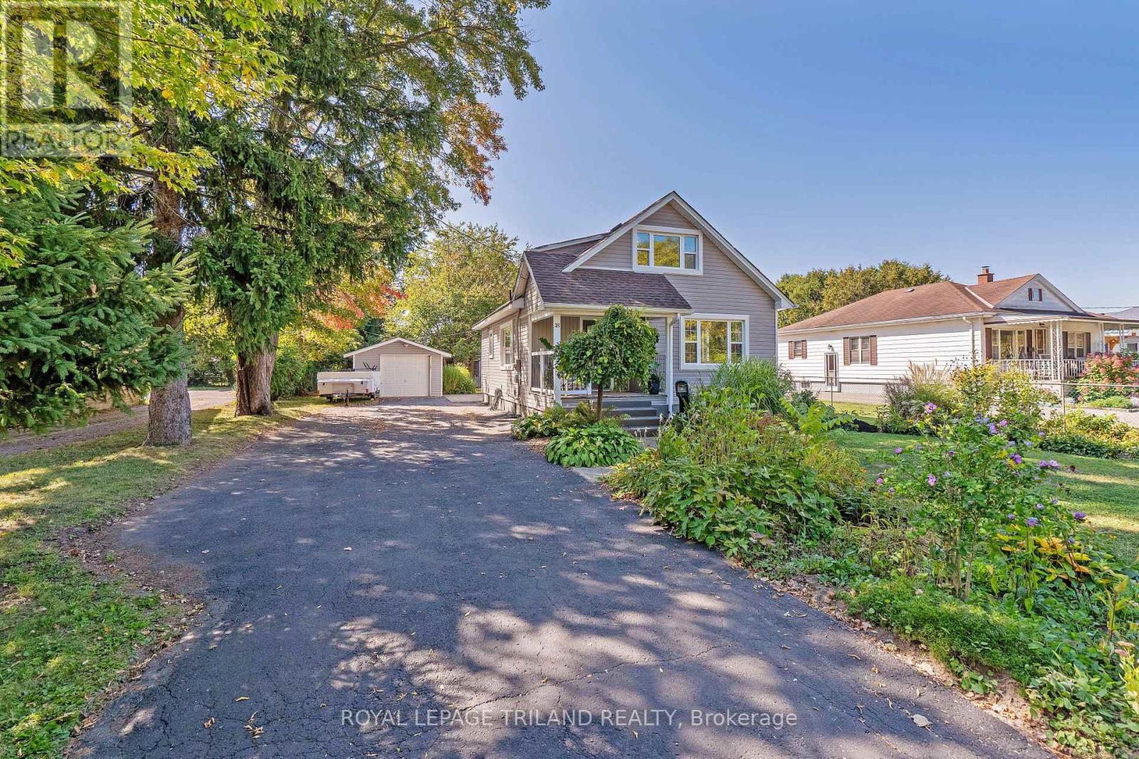 18 Tecumseh St, St. Thomas, ON N5P 2E1