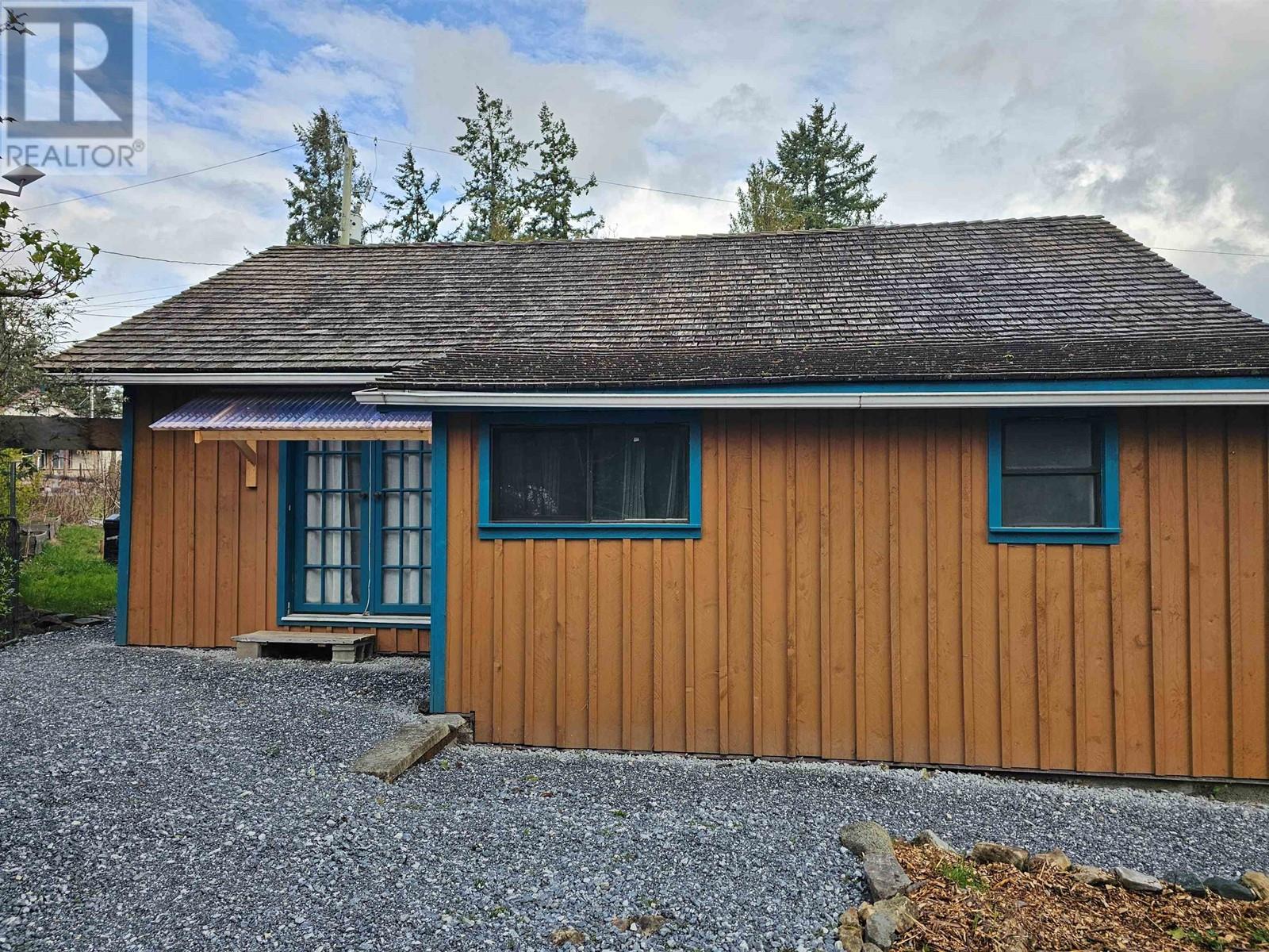 5271 Coleborn St, Other Islands, BC V0N 3K0