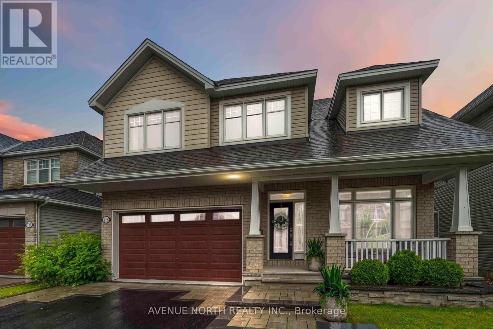 718 Bunchberry Way, Ottawa, ON K1T 3T8