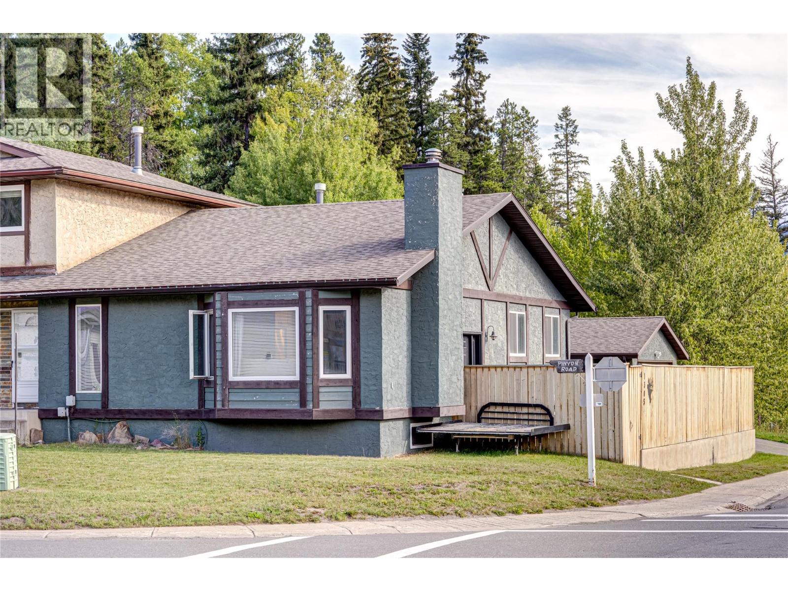 1305 Pinyon Rd, Sparwood, BC V0B 2G2